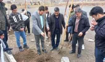غرس نهال در خانه بهداشت روستای آقداش