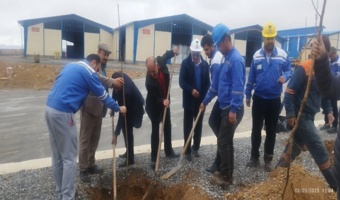 برگزاری مراسم نهال کاری در شرکت پتروشیمی خمین