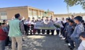 آموزش کاشت بذر و نهال در مدرسه روستای کلوان کمیجان 