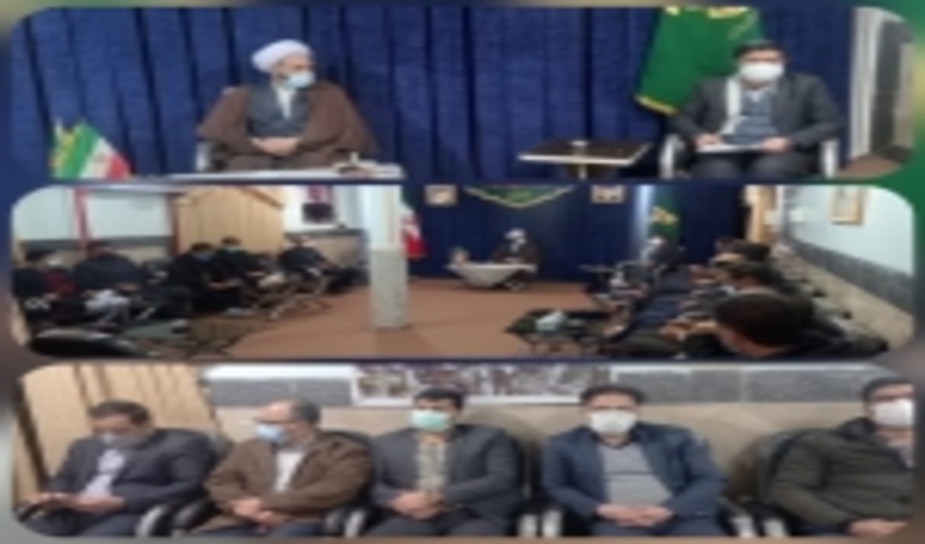 رئیس منابع طبیعی و آبخیزداری شهرستان خنداب با امام جمعه این شهر دیدار و در جلسه درس اخلاق شرکت کرد.