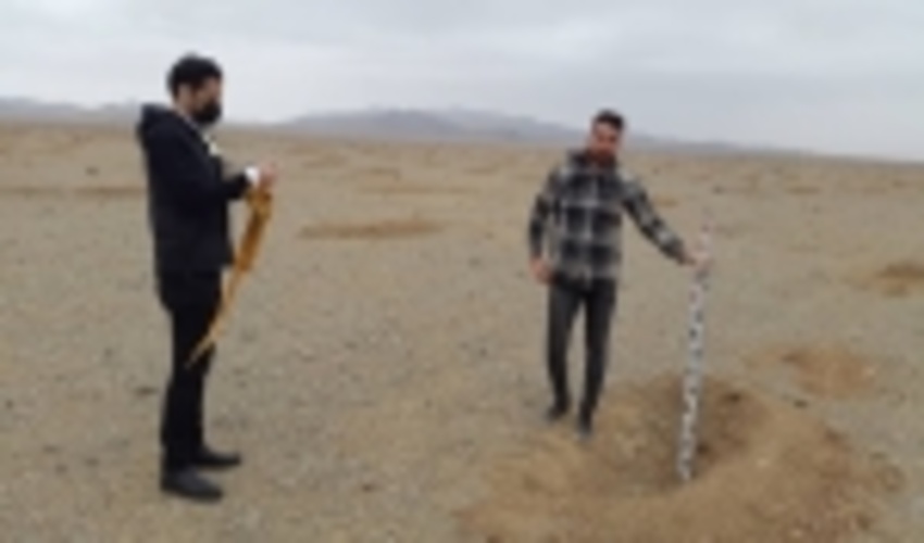 کارشناسان اداره کل منابع طبیعی و آبخیزداری استان مرکزی از طرح‌ چاله هلالی بازدید کردند