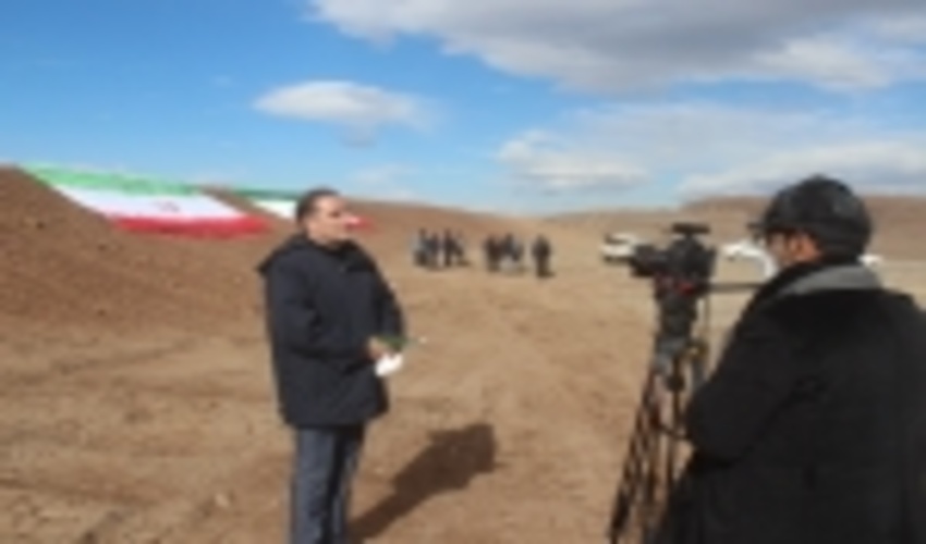 طرح آبخیزداری پخش سیلاب روستای شیرعلی بیگلو شهرستان زرندیه با حضور بخشدار زاویه به بهره برداری رسید.