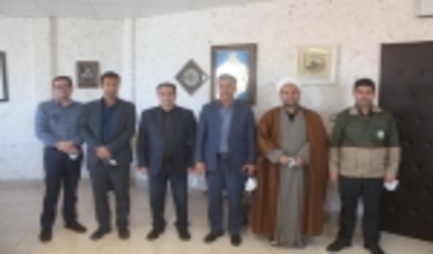 مدیر کل ، مسئول حوزه نمایندگی ولی فقیه و تعدادی از کارکنان اداره کل منابع طبیعی و آبخیزداری استان مرکزی با امام جمعه و فرماندار شهرستان فراهان دیدار کردند.