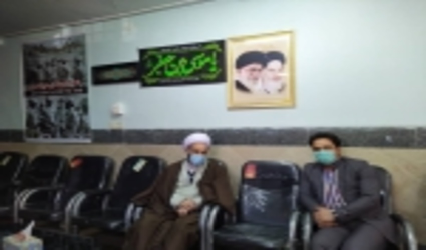 رئیس منابع طبیعی و آبخیزداری شهرستان خنداب با امام جمعه این شهرستان دیدار و گفتگو کردند.