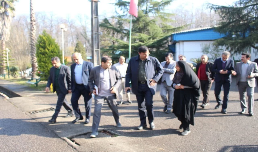 کاشت نهال با حضور امام جمعه شهرستان دلیجان