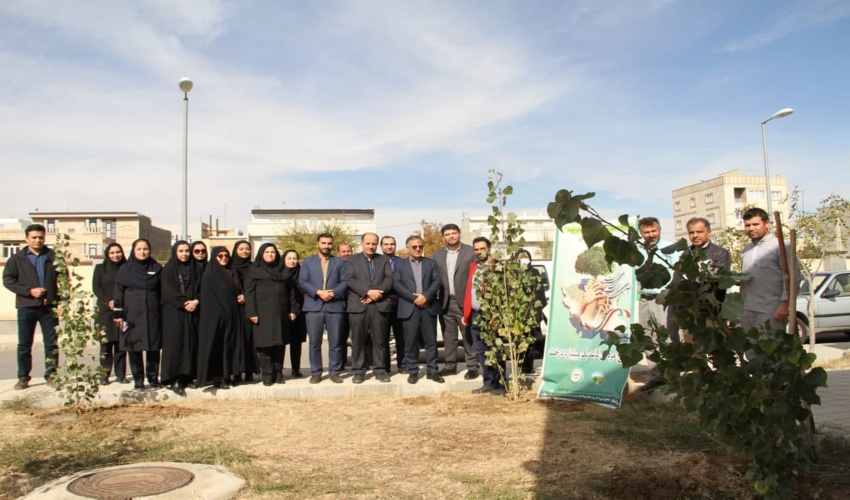 جلسه مشترک فی ما بین اداره کل منابع طبیعی و آبخیزداری با مدیر کل ثبت اسناد و املاک و رئیس نقشه برداری