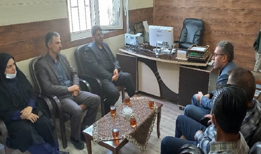 نشست صمیمی فرماندار با کارکنان اداره منابع طبیعی و آبخیزداری شهرستان تفرش برگزار شد.