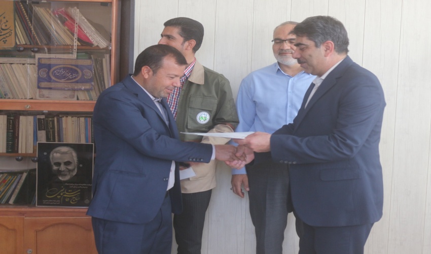 سرپرست اداره منابع طبیعی و آبخیزداری شهرستان آشتیان معرفی شد.