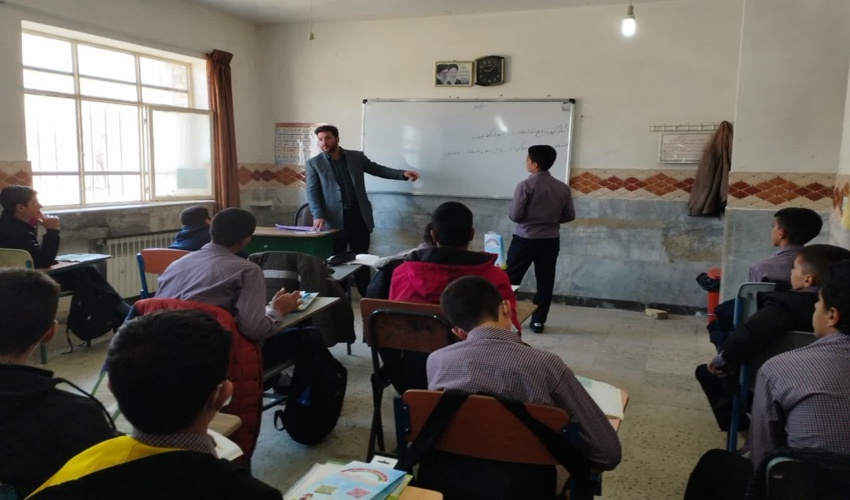 دوره آموزشی همیاران طبیعت در شهرستان خنداب برگزار شد.