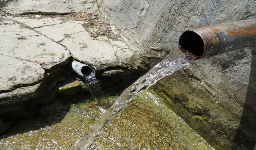 آب چشمه چپقلی در آستانه آلودگی است