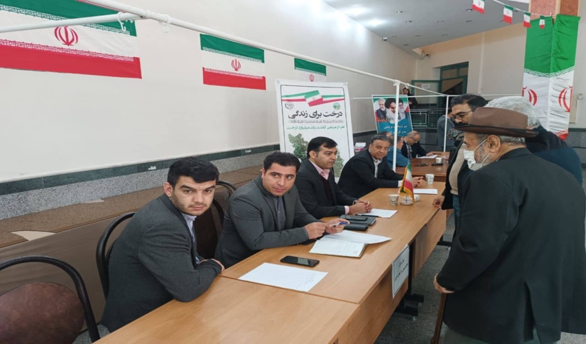 میزخدمت اداره کل منابع طبیعی و آبخیزداری  استان مرکزی در ساوه برگزار شد