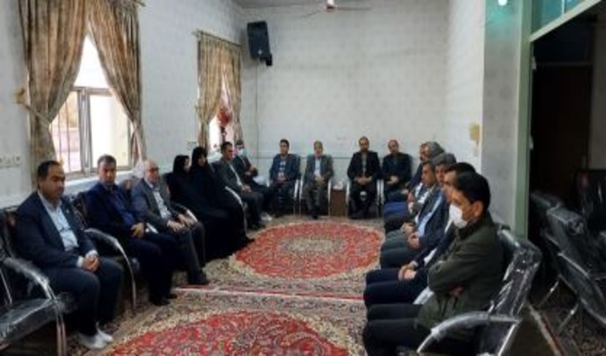 نشست هم اندیشی اجرای طرح مردمی کاشت یک میلیارد درخت درشهرستان آشتیان