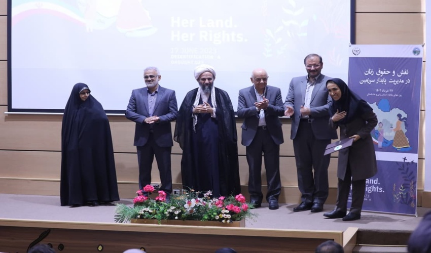 مدیر و رئیس اداره بیابان اداره کل منابع طبیعی و آبخیزداری استان مرکزی نمونه های مقابله با بیابانزایی در کشور  