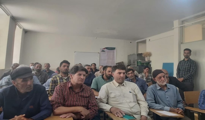 برگزاری دوره آموزشی ترویجی با موضوع احیا و توسعه رویشگاه های گیاهان دارویی درشهرستان شازند 