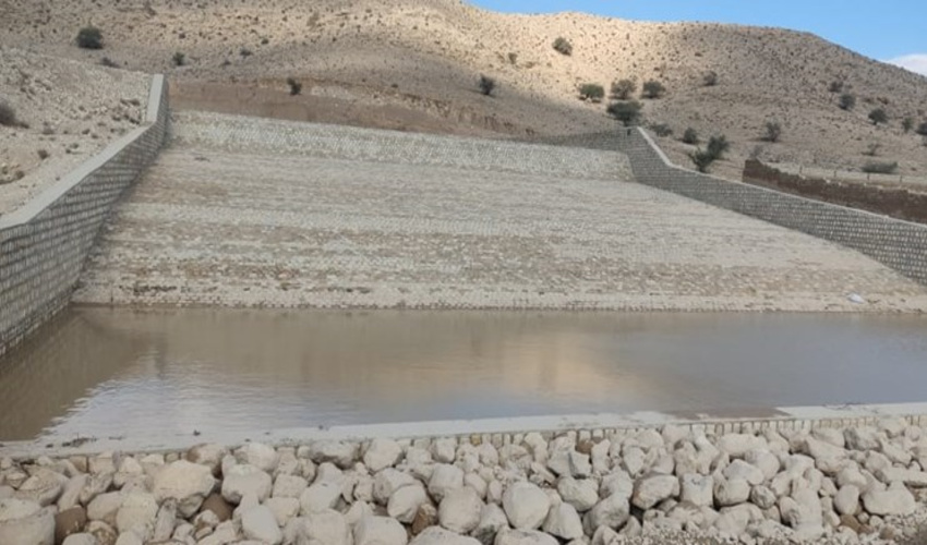 برگزاری دومین دوره آموزشی تولید و کاشت نهال های بیابانی در روستای ده نمک شهرستان اراک
