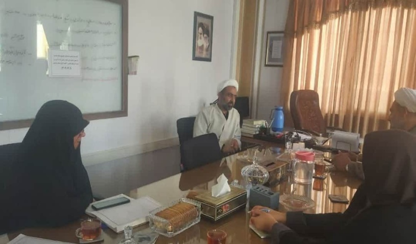 نشست مسئول حوزه نمایندگی ولی فقیه اداره کل با رئیس حوزه علمیه خواهران استان مرکزی برگزار شد