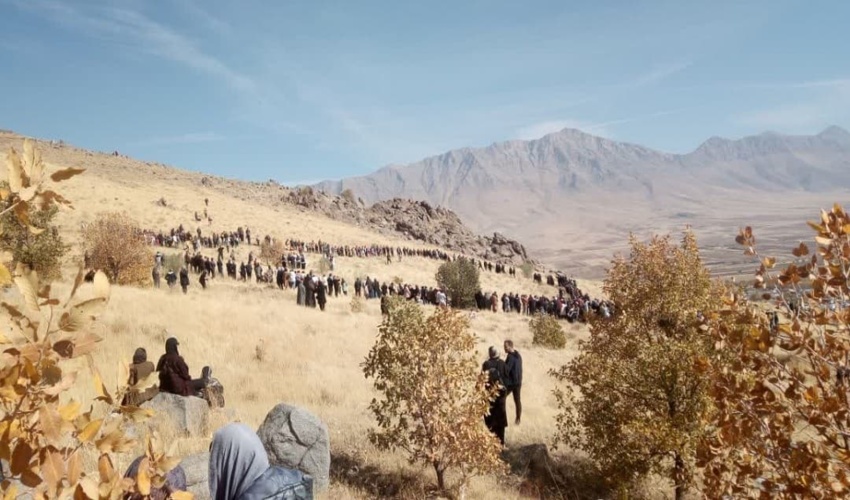 برگزاری چهارمین جشنواره بلوط و شکر گذاری برداشت گردو و بادام در روستای سرسختی علیا شهرستان شازند 