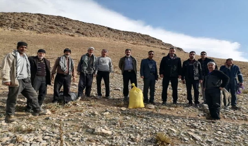 اهدای نشان «مدیر ارشد ارتباط گستر» به رییس سازمان منابع طبیعی در نوزدهمین دوره سمپوزیوم بین‌المللی روابط‌ عمومی