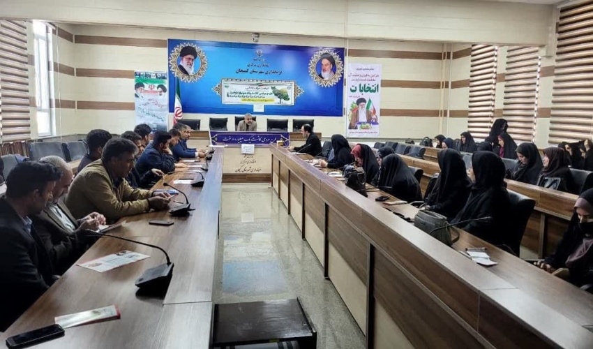 برگزاری کارگاه آموزشی کاشت بذر درخت در مدرسه ابتدایی ابن حیان روستای نهرمیان شهرستان شازند