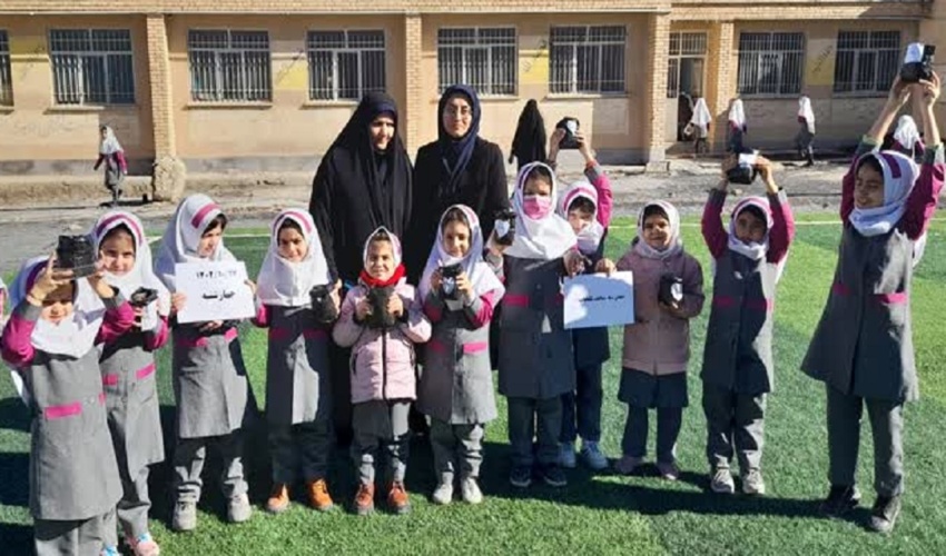 جوانه زنی بذور کاشته شده سرو خمره ای در دبستان شاهد تلخاب شهرستان فراهان  