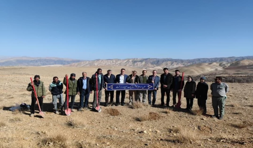 برگزاری پویش بذرکاری به مناسبت روز غزه و روز جهانی آموزش در شهرستان تفرش