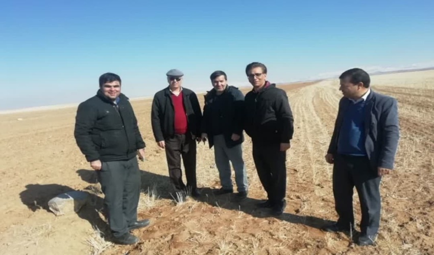 بازدید میدانی از منطقه مورداختلاف مرز ثبتی پلاک های تاج آباد و نوده  شهرستان آشتیان