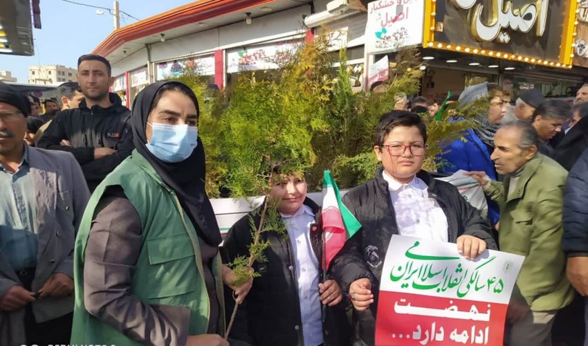 حضور رئیس و کارکنان اداره منابع طبیعی و آبخیزداری شهرستان ساوه  در راهپیمایی 22 بهمن