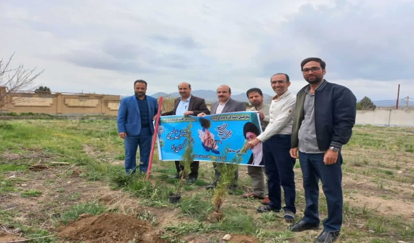 برگزاری مراسم درختکاری به مناسبت عید سعید فطر در شهرستان خنداب