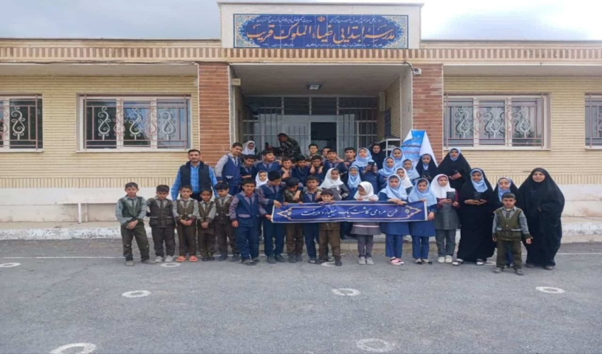 برگزاری دوره آموزشی کاشت بذر سرو خمره ای  در دبستان  ضیا الملوک قریب روستای گرکان شهرستان آشتیان 