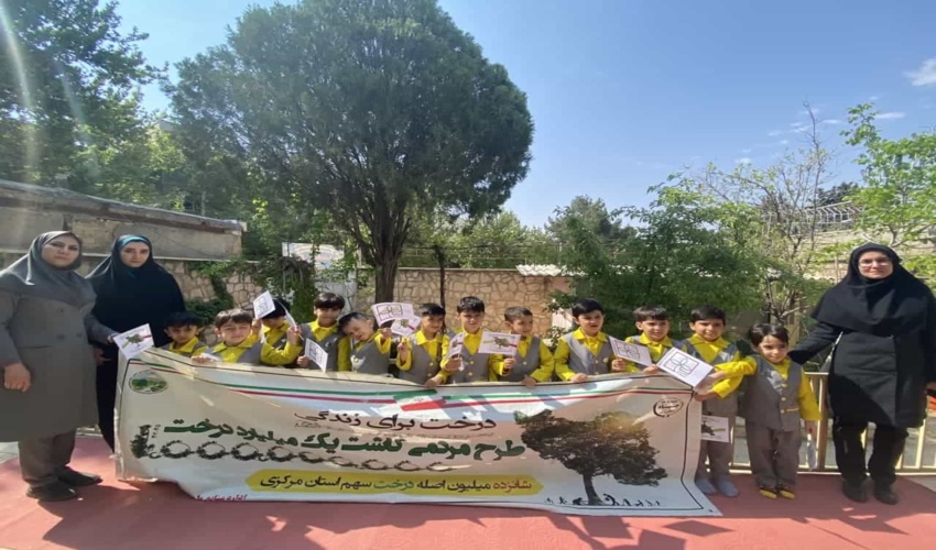 آموزش عملی  کاشت بذر در پیش دبستانی گلدونه ها شهرستان محلات