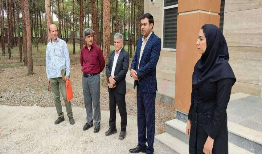 بازدید دانش آموزان مدرسه تبیان از اداره منابع طبیعی و آبخیزداری شهرستان ساوه 