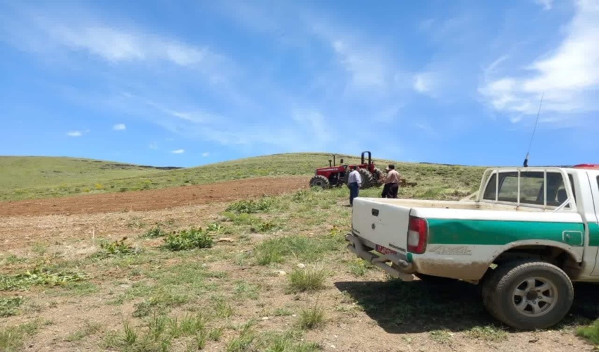 گشت نظارتی  یگان حفاظت منابع طبیعی شازند از اراضی پلاک های مرزی با  استان لرستان