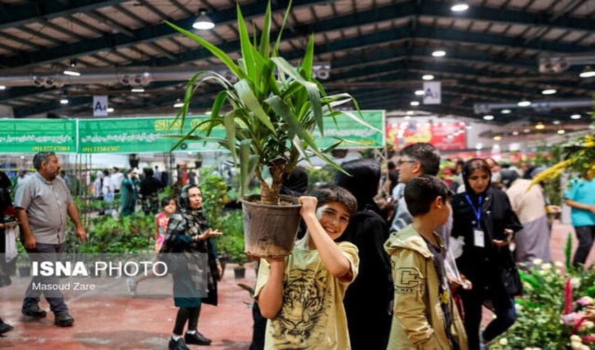 نمایشگاه تخصصی گل و گیاه در اراک گشایش یافت