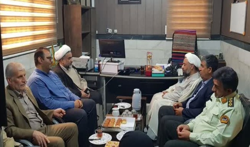 دیدار فرمانده یگان حفاظت منابع طبیعی ساوه با رئیس کلانتری شهر آوه