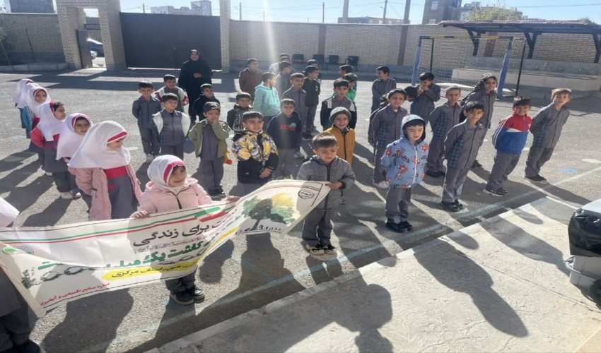 برگزاری دوره آموزشی کاشت بذر و نهال در یکی از مدارس کمیجان