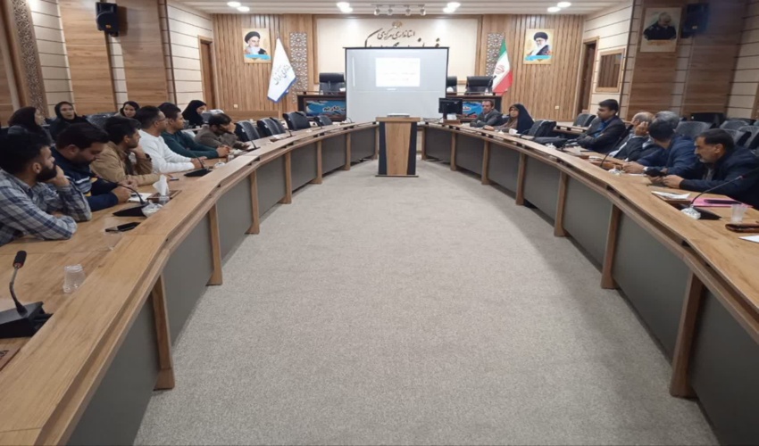 نشست هم اندیشی ایجاد و نگهداری فضای سبز روستایی در فرمانداری اراک