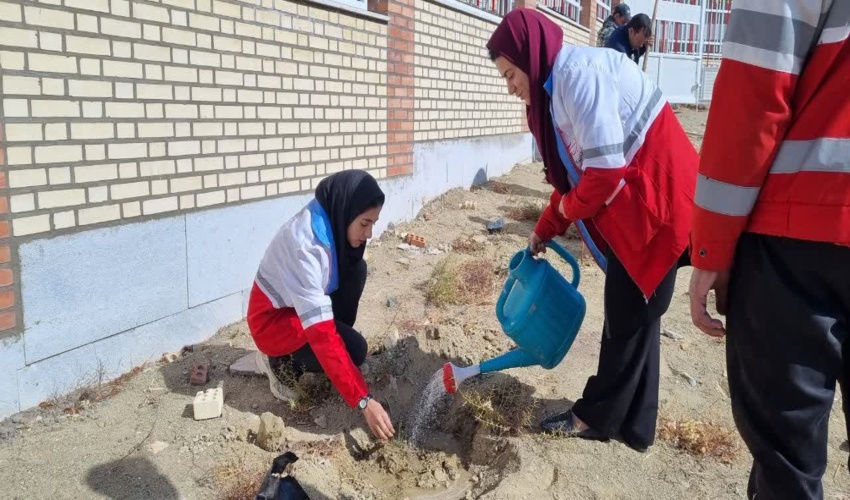 برگزاری پویش کاشت 77 نهال در شهرستان آشتیان