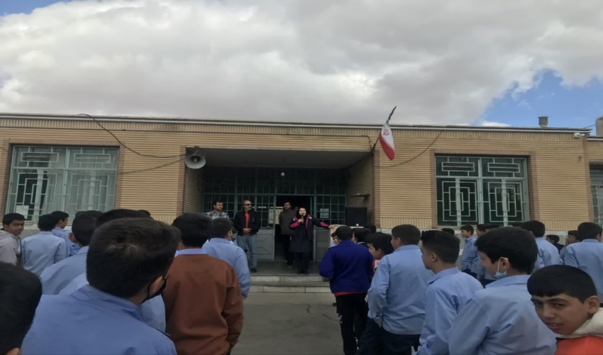 آشنایی 185 دانش‌‎آموز شازندی با مفاهیم همیار طبیعت