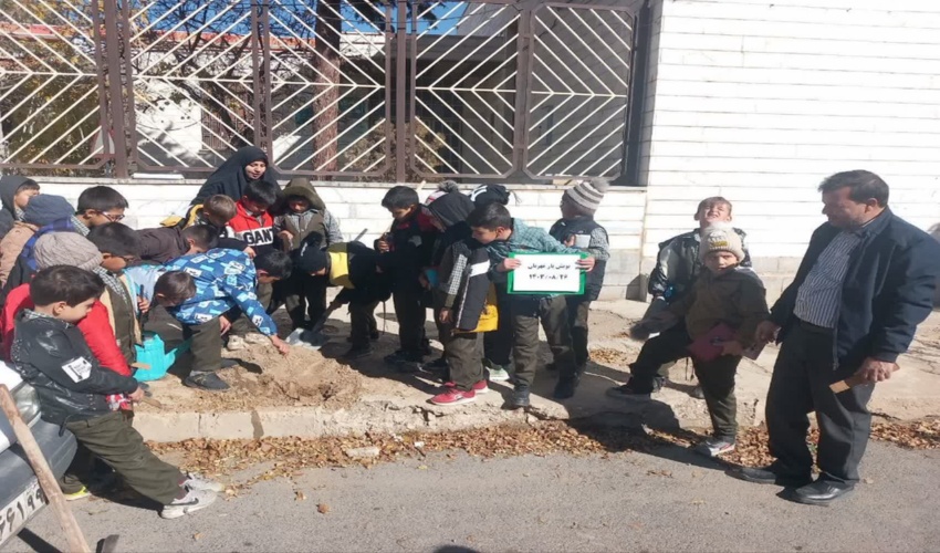 برگزاری پویش درختکاری یار مهربان در آشتیان