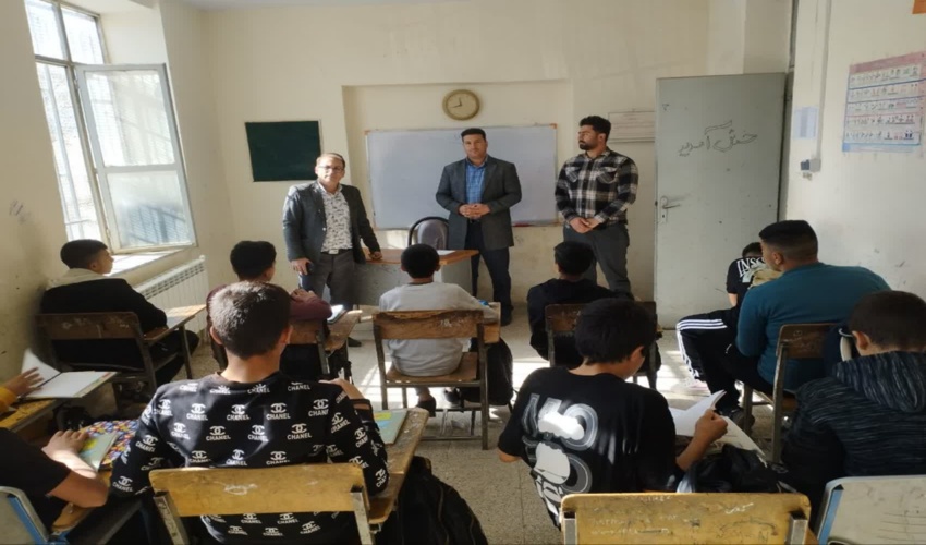 برگزاری کلاس آموزشی ترویجی منابع طبیعی در یکی از مدارس خنداب