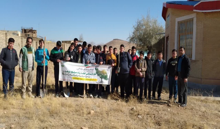 برگزاری دوره آموزشی کاشت بذر و نهال در کمیجان 