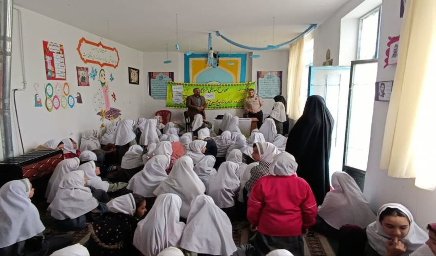 برگزاری دوره آموزشی کاشت بذر درخت در یکی از مدارس خمین