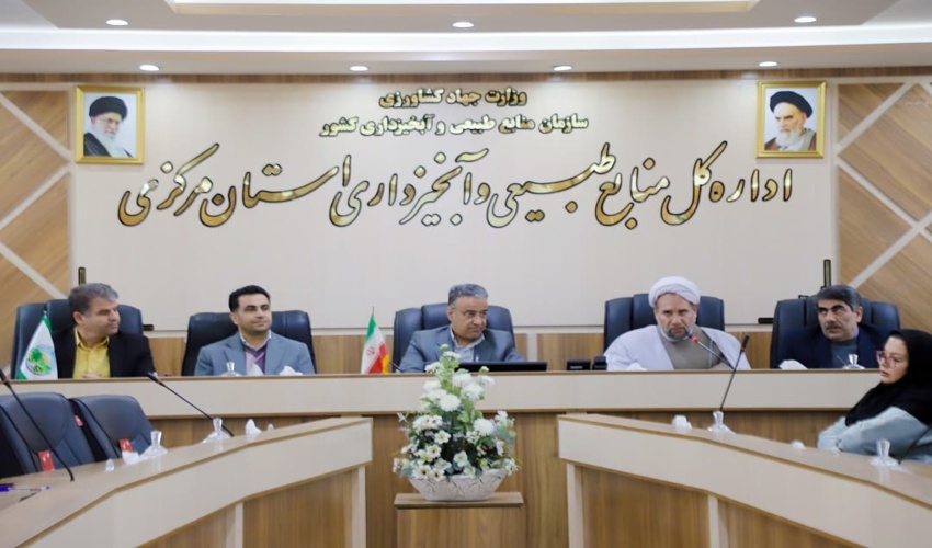 نشست صميمي بانوان با مدیر کل منابع طبیعی و آبخیزداری به مناسبت میلاد حضرت فاطمة الزهرا(س)