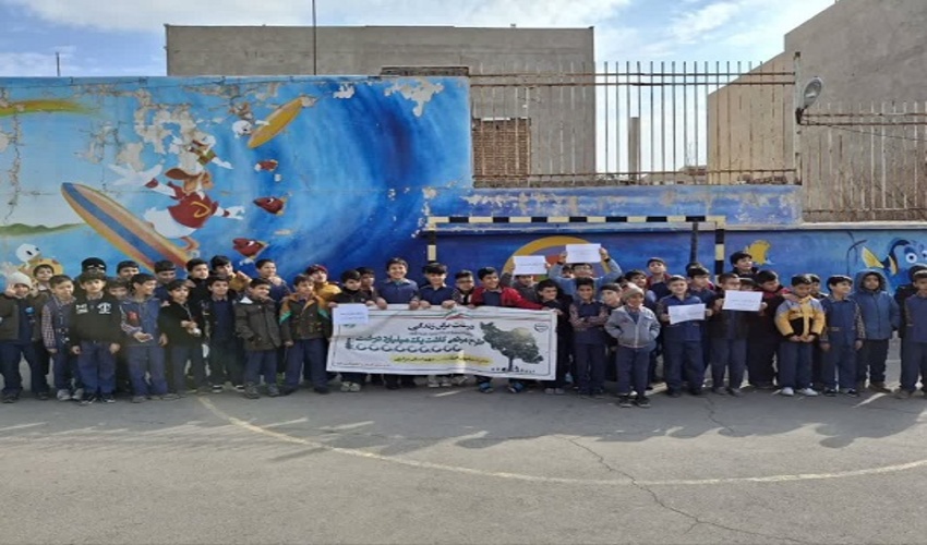 برگزاری پویش نهال کاری بمناسبت هفته هوای پاک در ساوه