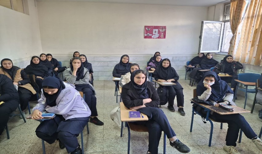 برگزاری دوره آموزشی آشنایی با منابع طبیعی در یکی از مدارس ساوه