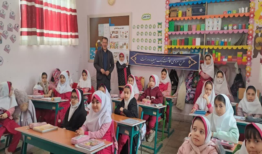 آشنایی دانش آموزان تفرشی با مفاهیم منابع طبیعی