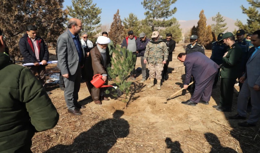 آغاز پویش کاشت ۷۲۰۰ نهال در شهر مهاجران