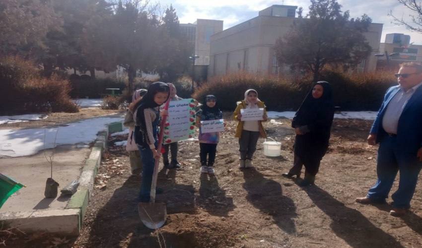 برگزاری پویش کاشت نهال سفیران سبز در آشتیان