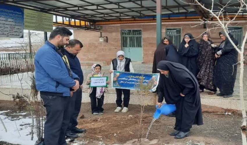  برگزاری پویش نهالکاری در روستای کردیجان و ورسان آشتیان