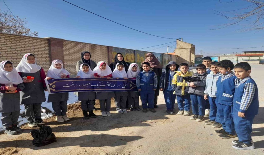 برگزاری پویش کاشت نهال سفیران سبز در فراهان